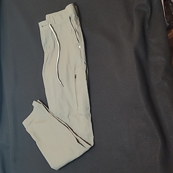 Vuori Ripstop Pants Army Green Womens Small with Drawstring and Zip Pockets - Picture 6 of 16